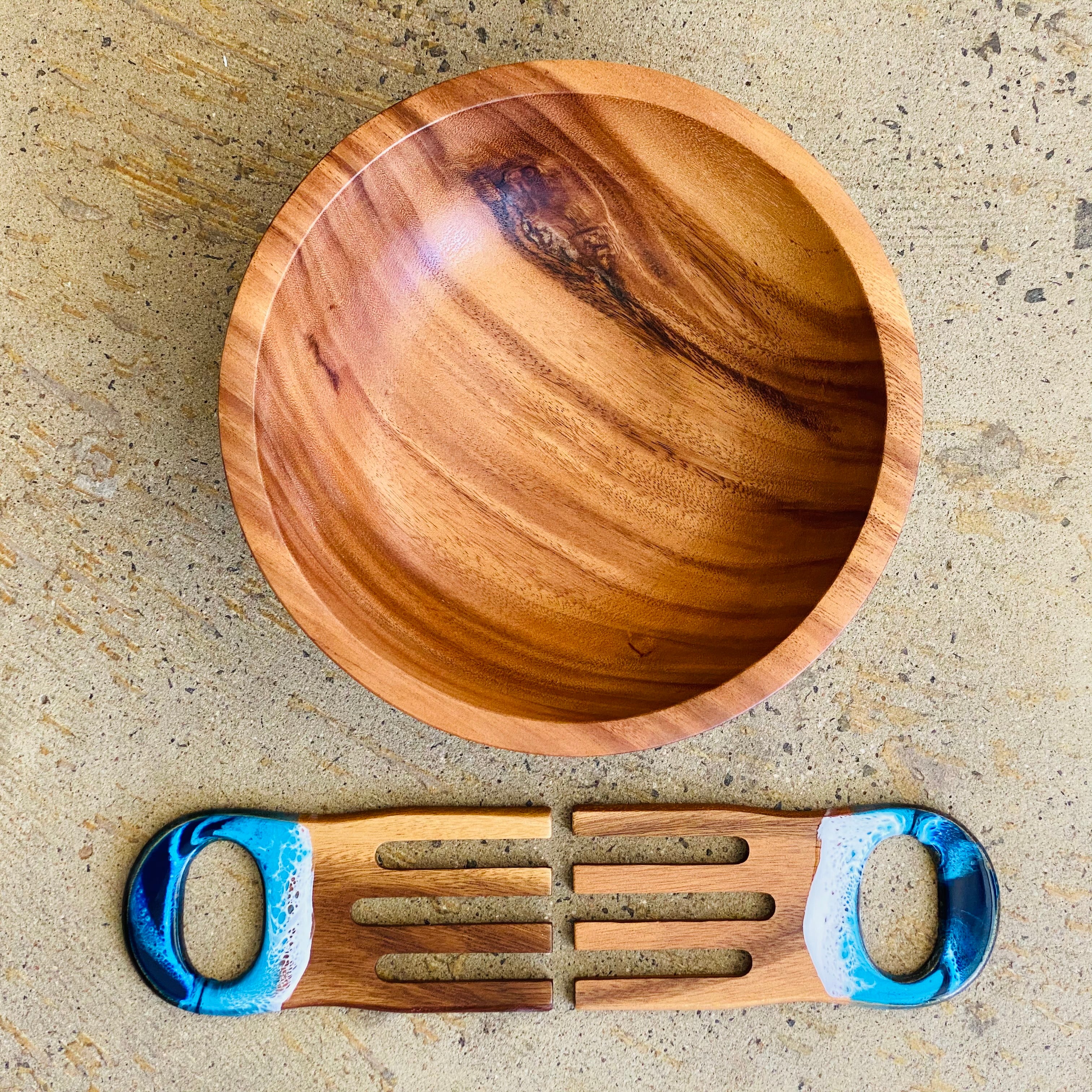 Salad serving set and wooden bowl