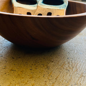 Salad serving set and wooden bowl